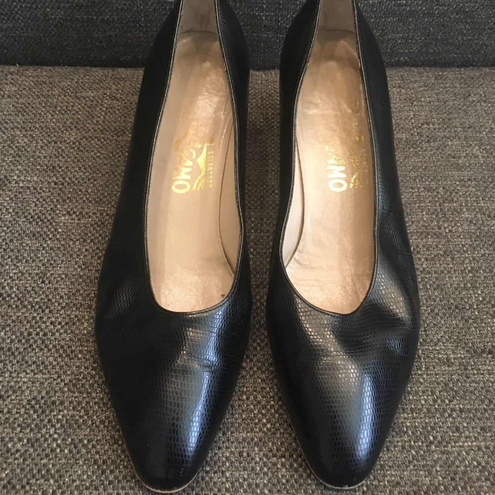 Ferragamo Black Pumps
